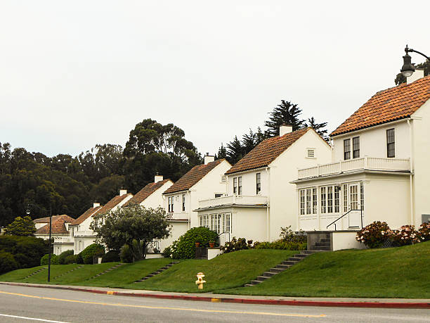 istock Victorian style house on San francisco city 471915419