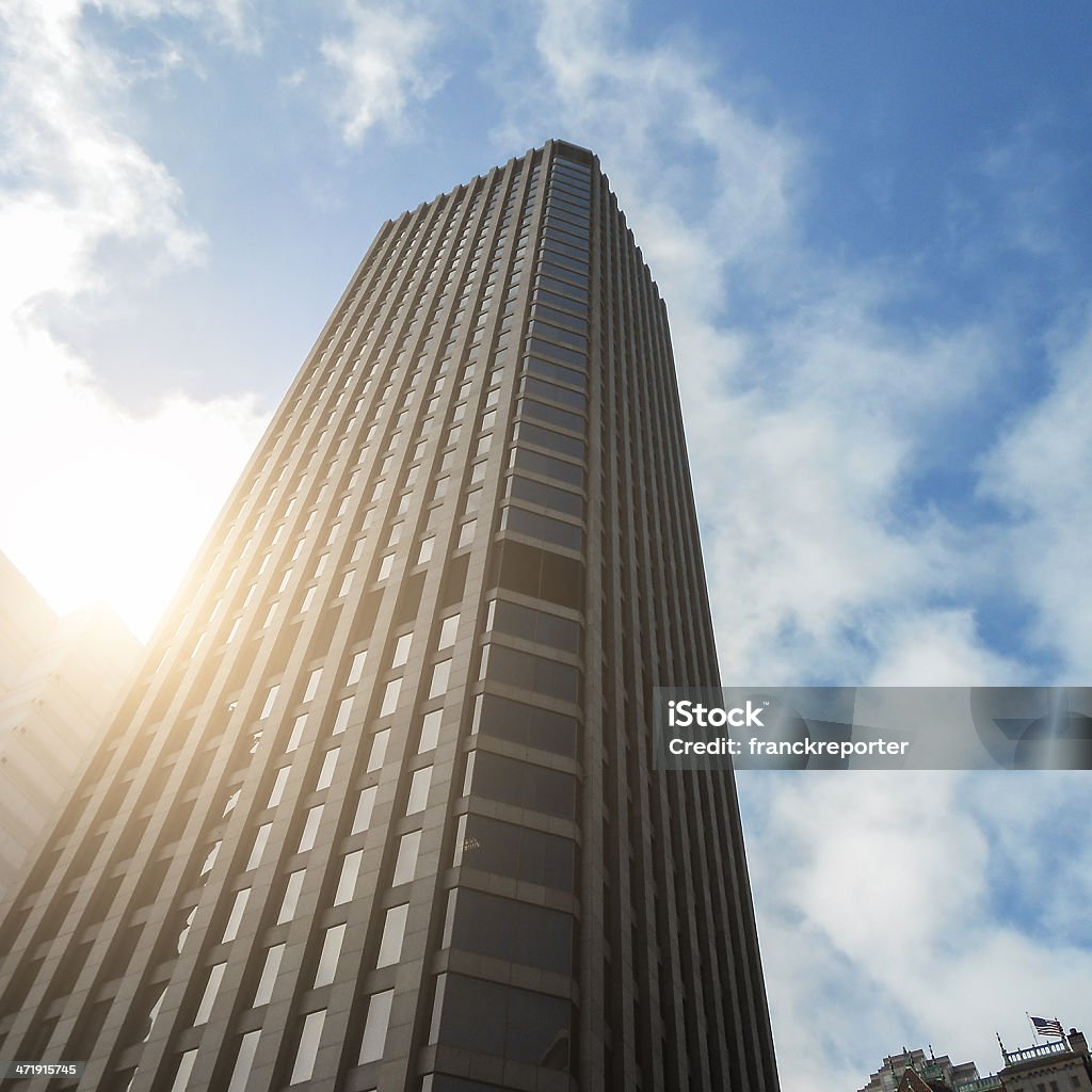 Grattacielo su market street, san francisco - Foto stock royalty-free di Affari