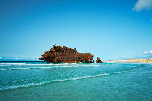 istock Shipwreck Of Boa Vista 471915995