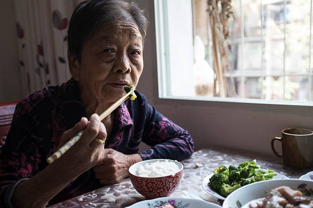 istock My grandmother at lunch 471916297