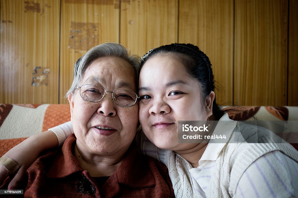 Abuela y Granddaughter - Foto de stock de 80-89 años libre de derechos