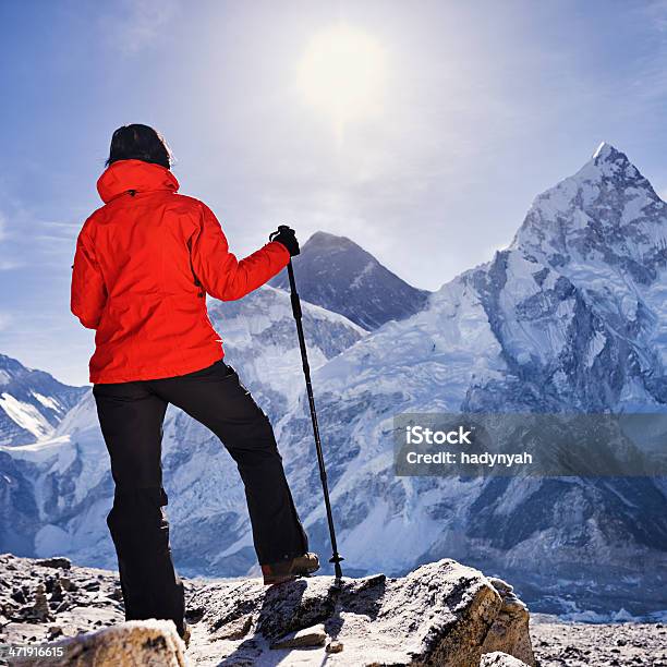 Photo libre de droit de Lever Du Soleil Sur Le Mont Everest Himalaya Népal banque d'images et plus d'images libres de droit de Adulte