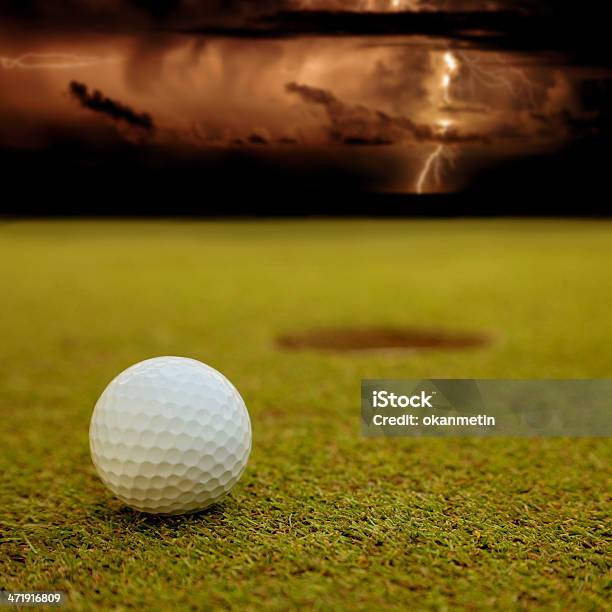 Pelota De Golf Foto de stock y más banco de imágenes de Golf - Golf, Relámpagos, Agujero