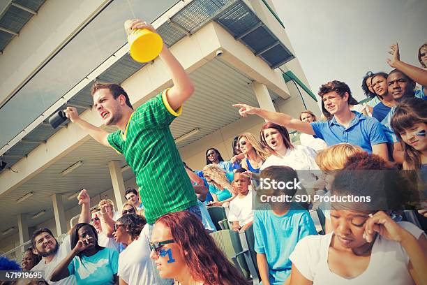 Sportfans Störer Fan Von Der Gegnerischen Team In Der Tribüne Stockfoto und mehr Bilder von Fan