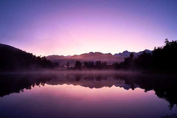 istock Lake Matheson At Dawn 471922431