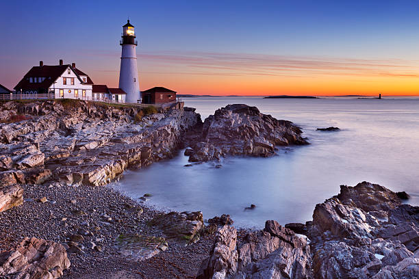 조호르 헤드 등대, 매인, 미국 에서 썬라이즈 - maine lighthouse rock sea 뉴스 사진 이미지