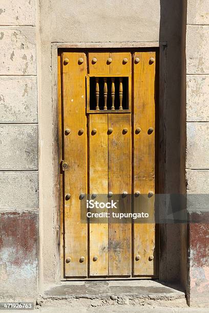 Foto de Portas Em Cuba e mais fotos de stock de América Latina - América Latina, Antigo, Arquitetura