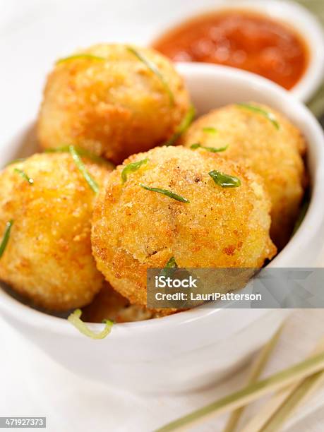 Foto de Bolinhos De Risoto Fritos e mais fotos de stock de Arroz - Alimento básico - Arroz - Alimento básico, Croquete, Croquete de Arroz