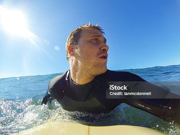 Surfing Stockfoto und mehr Bilder von Auf dem Wasser treiben - Auf dem Wasser treiben, Bewegung, Blau