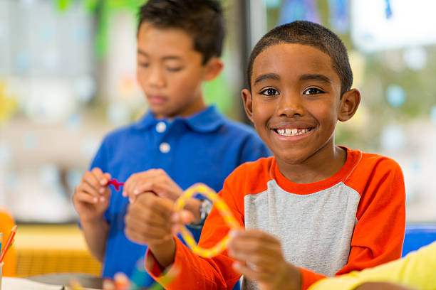 istock Children at Art Center 471928551