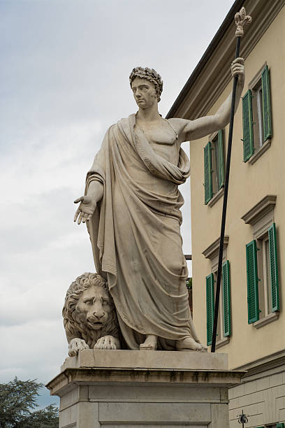 istock Marble statue of Arezzo 471934400
