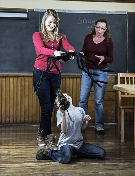 istock Spider Wins In Classroom Show And Tell 471937421