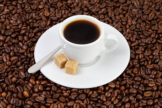 コーヒーの豆 - coffee cup coffee cup coffee bean ストックフォトと画像