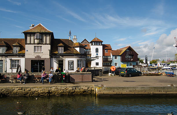 波止場、lymington - lymington ストックフォトと画像