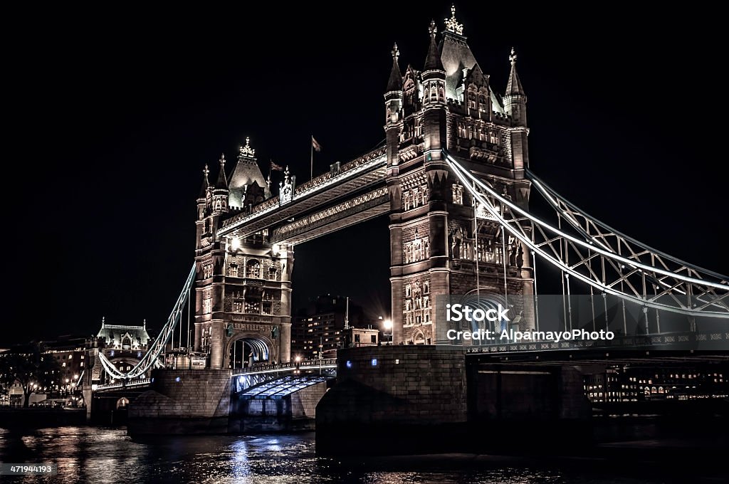 타워 브리지 (영국 런던 야간에만-III - 로열티 프리 0명 스톡 사진
