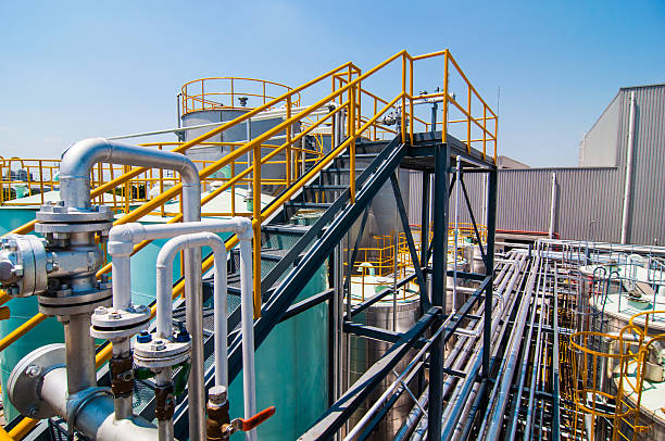 istock Plate form structure process Oil pipeline in factory plant. 471944814