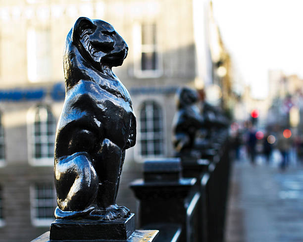 istock Kelly's Cat (cast iron leopard) Union Street Bridge, Aberdeen 471949872