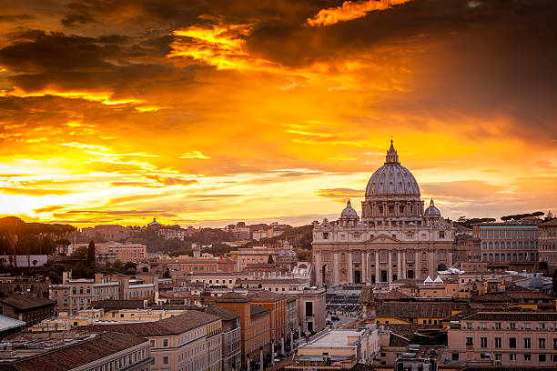 istock Roma, Sunset over St. Peter's Basilica 471950667