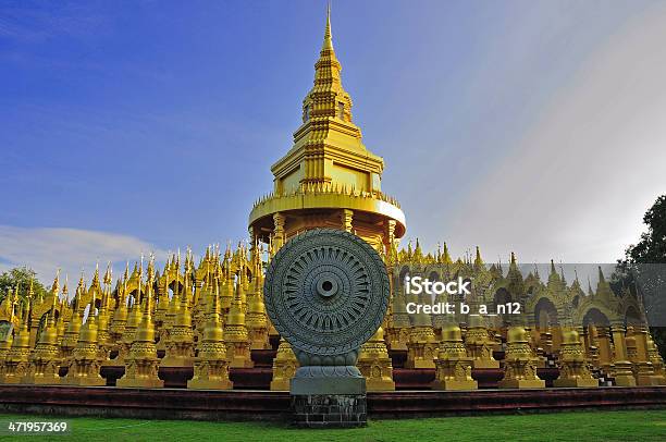 500 Goldpagode Stockfoto und mehr Bilder von Beichtstuhl - Beichtstuhl, Buddha, Fotografie
