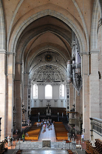 trier (catedral de saint peter's cathedral) - trierer dom fotografías e imágenes de stock