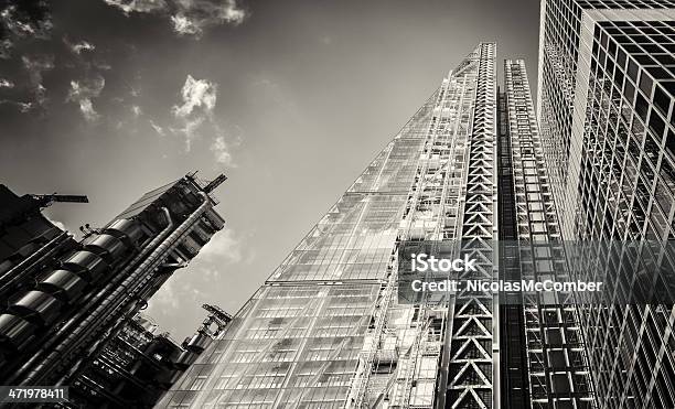 Photo libre de droit de London Tours De Bureau Moderne En Noir Et Blanc banque d'images et plus d'images libres de droit de 122 Leadenhall Street - 122 Leadenhall Street, Acier, Affaires