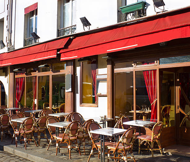 istock Street cafe in Paris 471978945