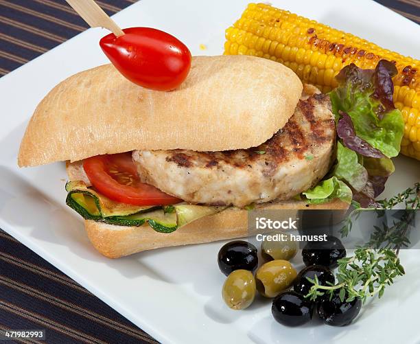 샌드위치 고기류 그릴에 구운 콘 및 가지색 0명에 대한 스톡 사진 및 기타 이미지 - 0명, 가루로 빻은, 가지-채소