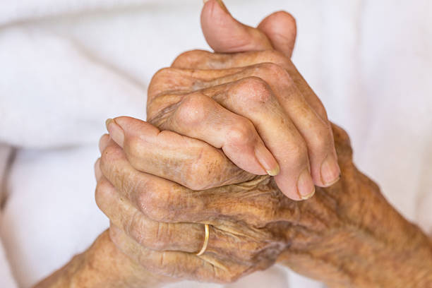 istock Hands of the old woman. 471994322