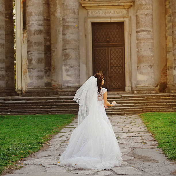 istock Portrait of beautiful bride. 471995082
