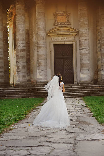 istock Portrait of beautiful bride. 471995088