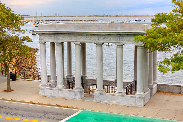 plymouth rock, lądowania miejsce pilgrim "s w 1620.   plymouth, massachusetts - plymouth rock zdjęcia i obrazy z banku zdjęć