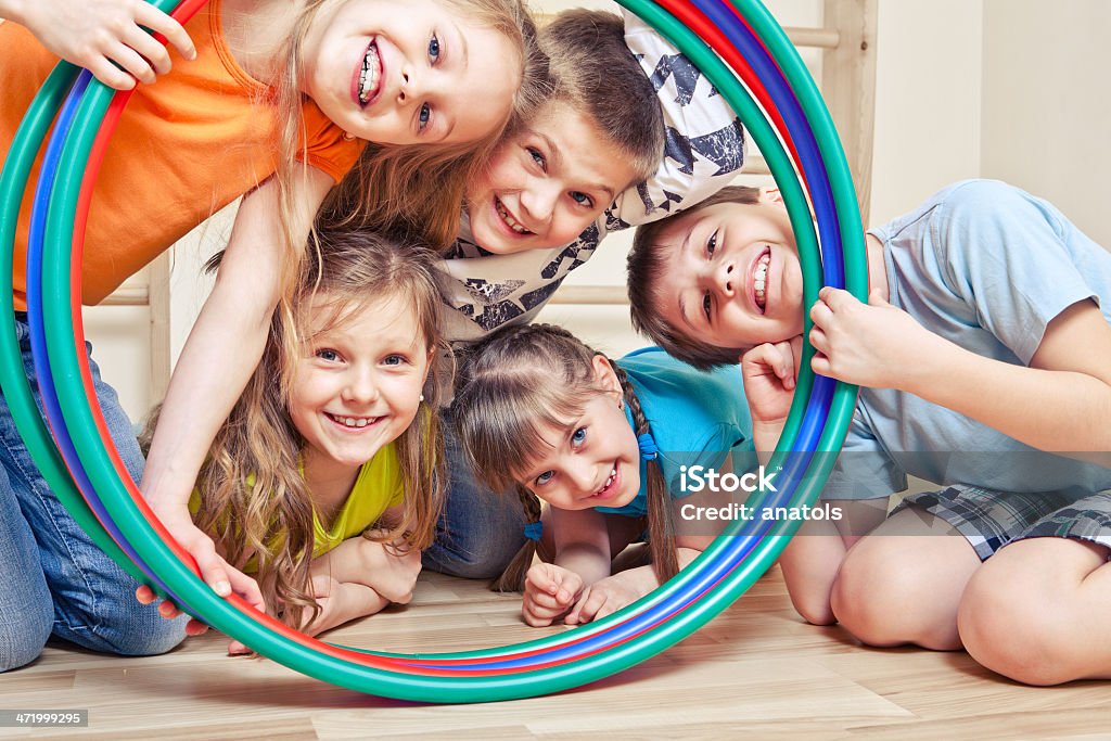Cinco alegre crianças - Foto de stock de Criança royalty-free