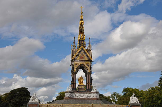 istock Prince Albert Memorial in London, England 472001918