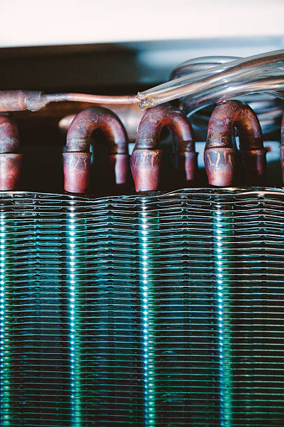 condensatore dettaglio di unità del condizionatore d'aria scambiatore di calore - industry factory refrigeration pipe foto e immagini stock