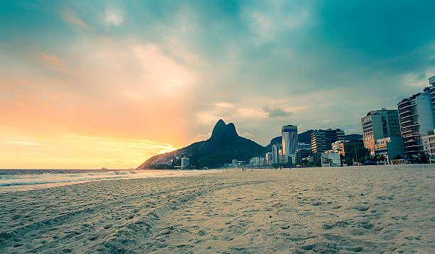 istock Low distant view of sunset on Ipanema Beach 472020449