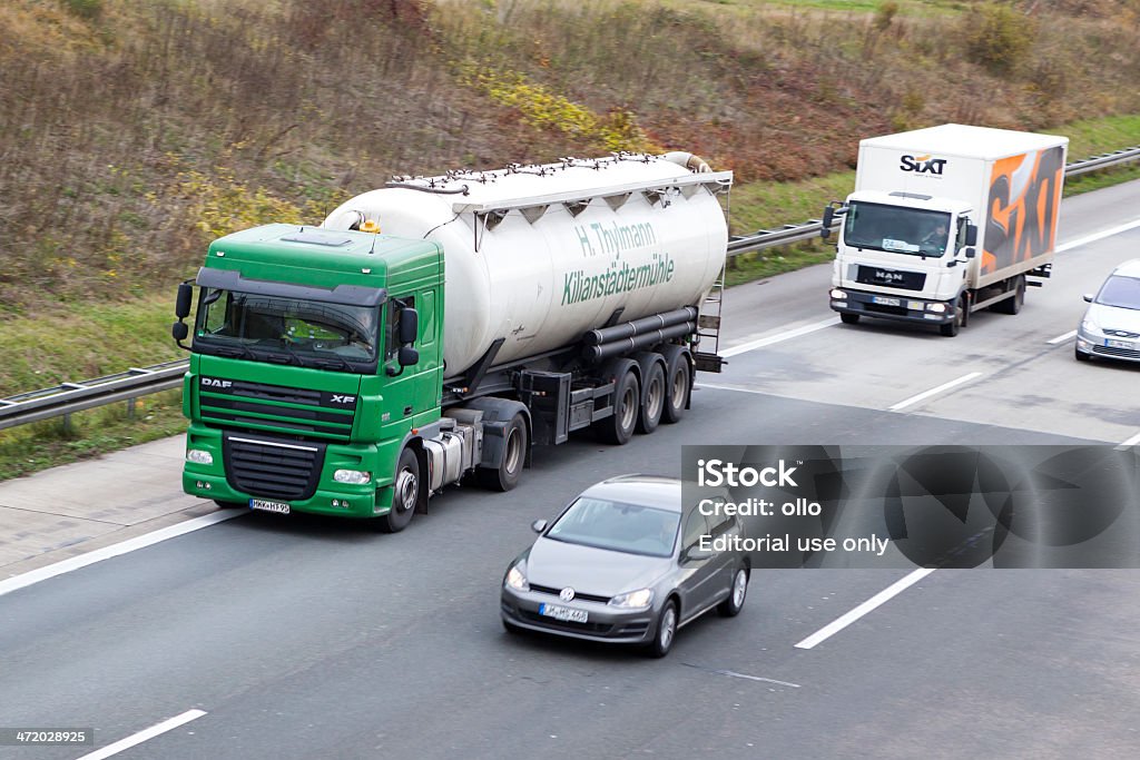 Silo camión en la carretera alemán - Foto de stock de Adulto libre de derechos