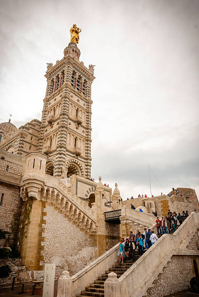 notre dame de la garde-kathedrale, marseille - marseille notre dame de la garde tower cathedral stock-fotos und bilder