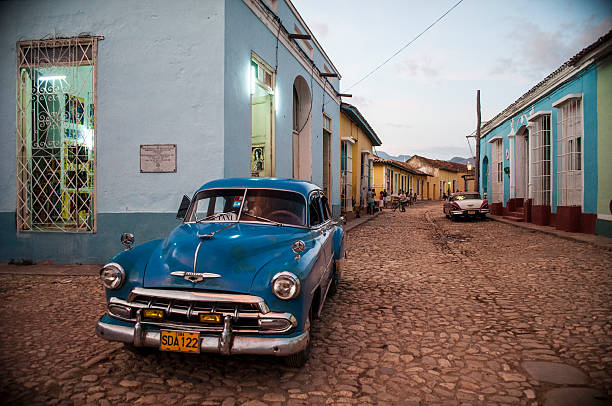 横笛 - cuba car chevrolet havana ストックフォトと画像