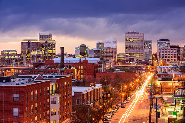 richmond, virginia - richmond virginia virginia skyline urban scene - fotografias e filmes do acervo