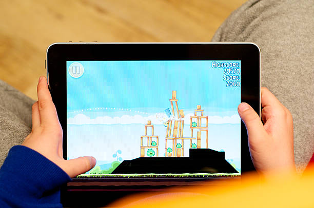 Foto de Jogos Do Iphone 4 e mais fotos de stock de Angry Birds - Jogo - Angry Birds - Jogo, Aplicação móvel, Apple computers - iStock