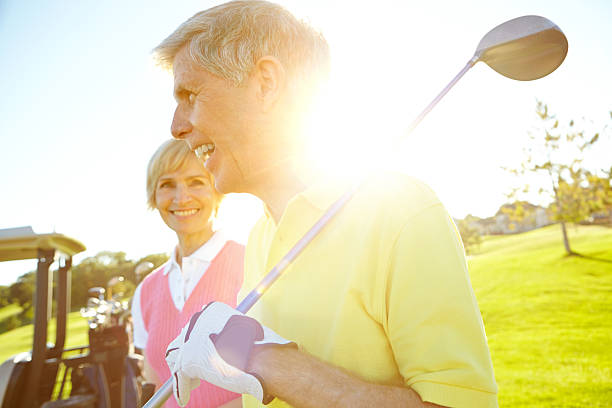 llevar su jubilación dreams - retirement golfer happiness relaxation fotografías e imágenes de stock