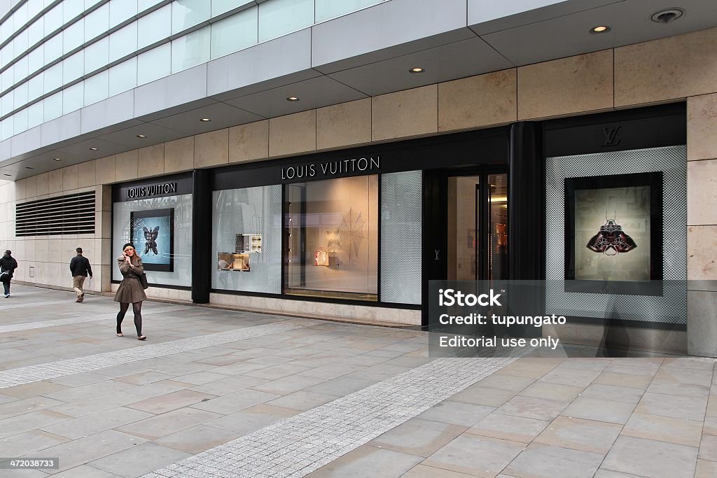 program Asien Illusion Louis Vuitton Uk Stock Photo - Download Image Now - Arts Culture and Entertainment, Boutique, Business - iStock program Asien Illusion Louis Vuitton Uk Stock Photo - Download Image Now - Arts Culture and Entertainment, Boutique, Business - iStock