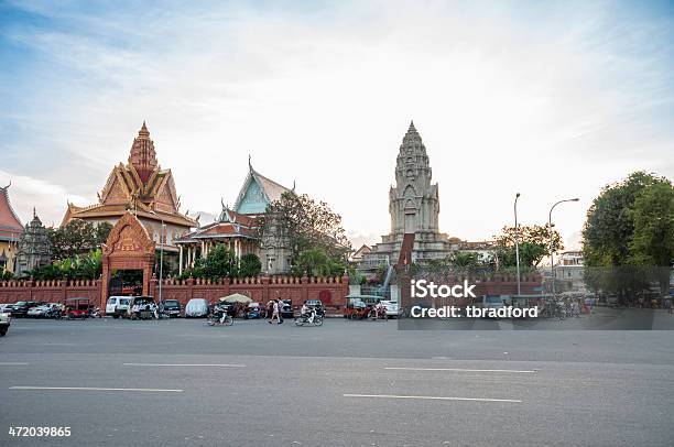 Wat Ounalom At Sunset In Phnom Penh Stock Photo - Download Image Now - Cambodia, City, 2012