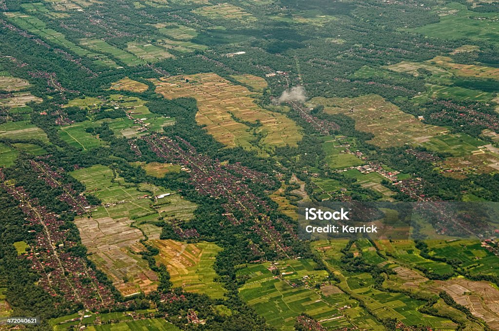 Blick durch Flugzeug Fenster in Indonesien - Lizenzfrei Ansicht aus erhöhter Perspektive Stock-Foto