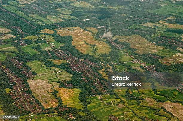 Blick Durch Flugzeug Fenster In Indonesien Stockfoto und mehr Bilder von Ansicht aus erhöhter Perspektive - Ansicht aus erhöhter Perspektive, Bali, Blau