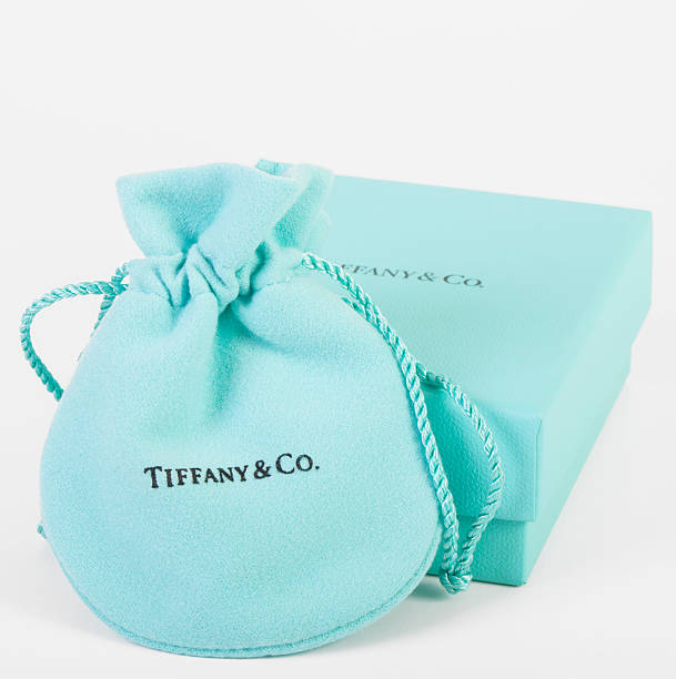 тиффани подарочная коробка - tiffany box стоковые фото и изображения