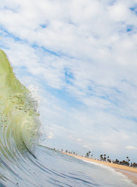 surf - backwash fotografías e imágenes de stock