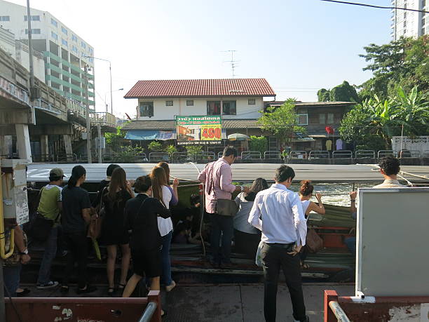 inny sposób na podróż w bangkoku - bangkok thailand asia water taxi zdjęcia i obrazy z banku zdjęć