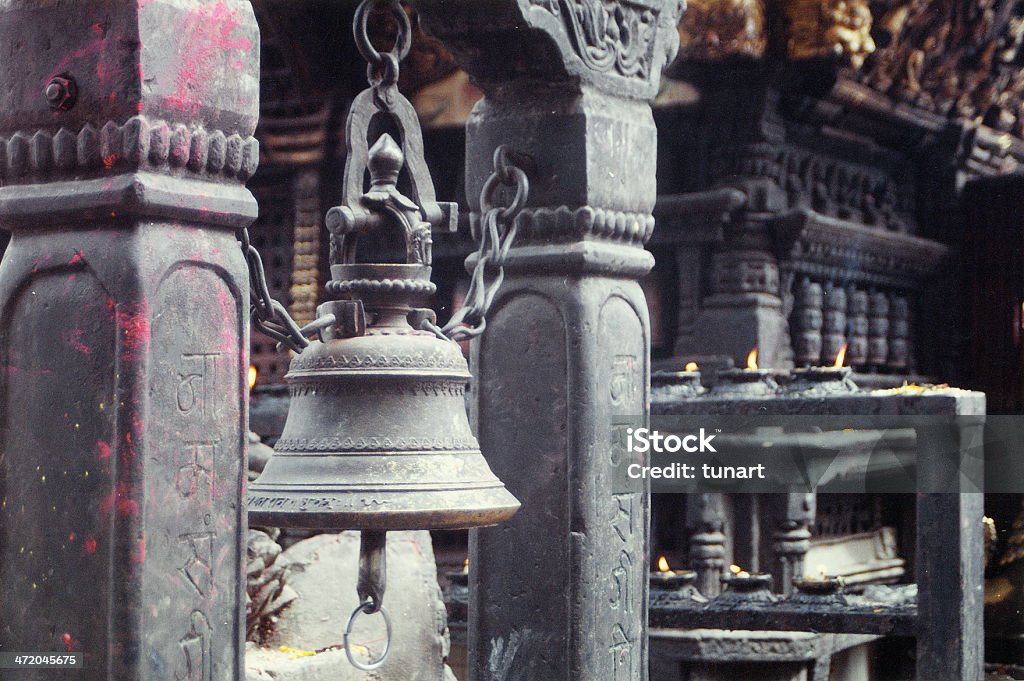 Bell z Pagoda, Kathmandu, Nepal - Zbiór zdjęć royalty-free (Azja)