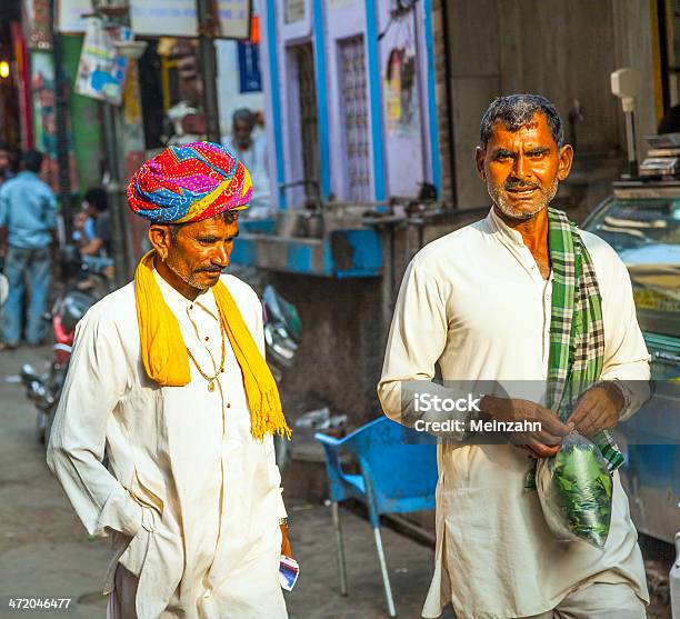 Mann Kaufte Grüne Blätter Im The Market Stockfoto und mehr Bilder von Armut - Armut, Asiatischer und Indischer Abstammung, Asien